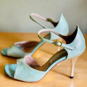 Comme il Faut Tango Shoes | Mint / Silver | US 7